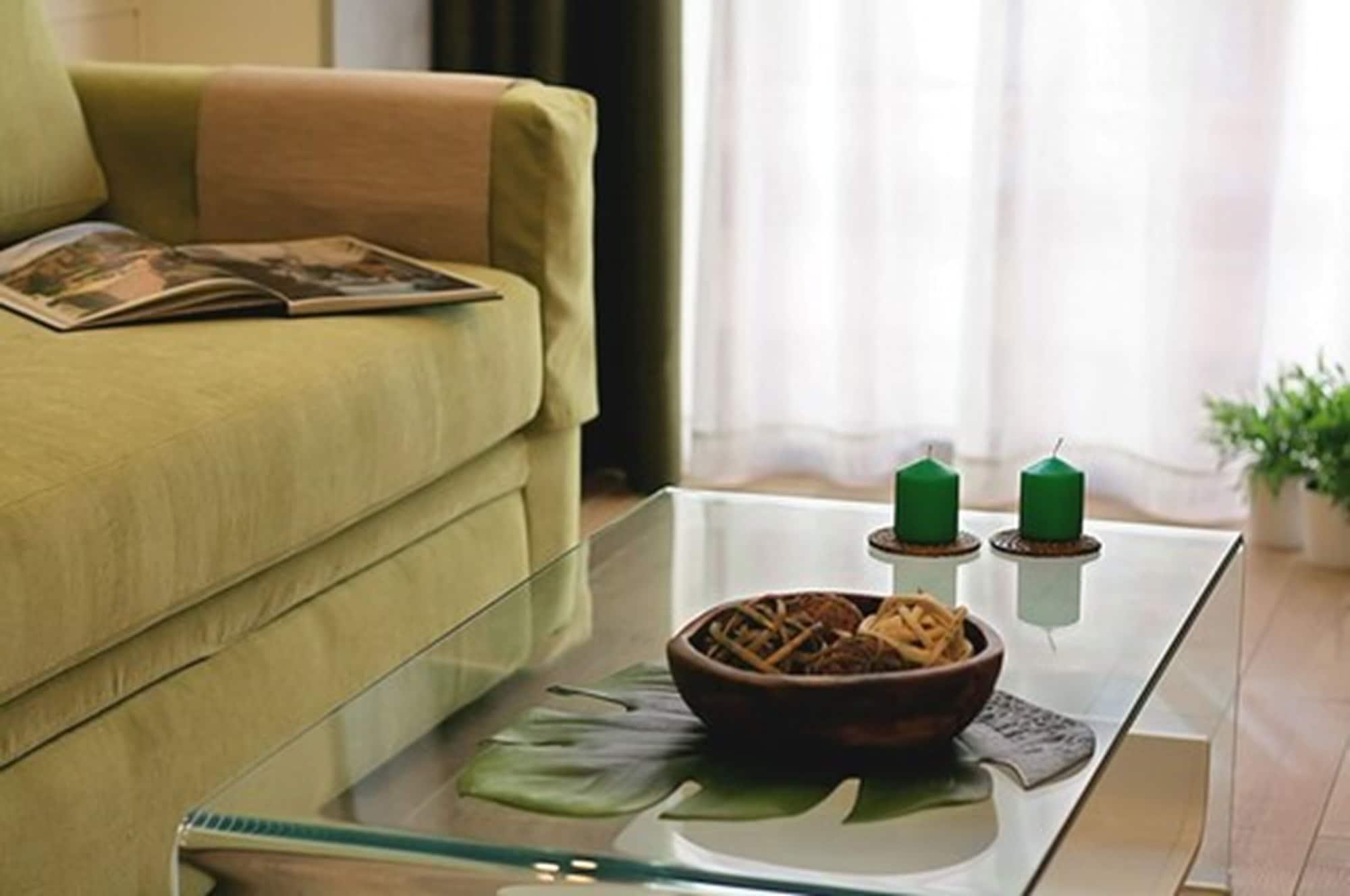 Apartamentos Suites Oficentro Deluxe Malaga Luaran gambar