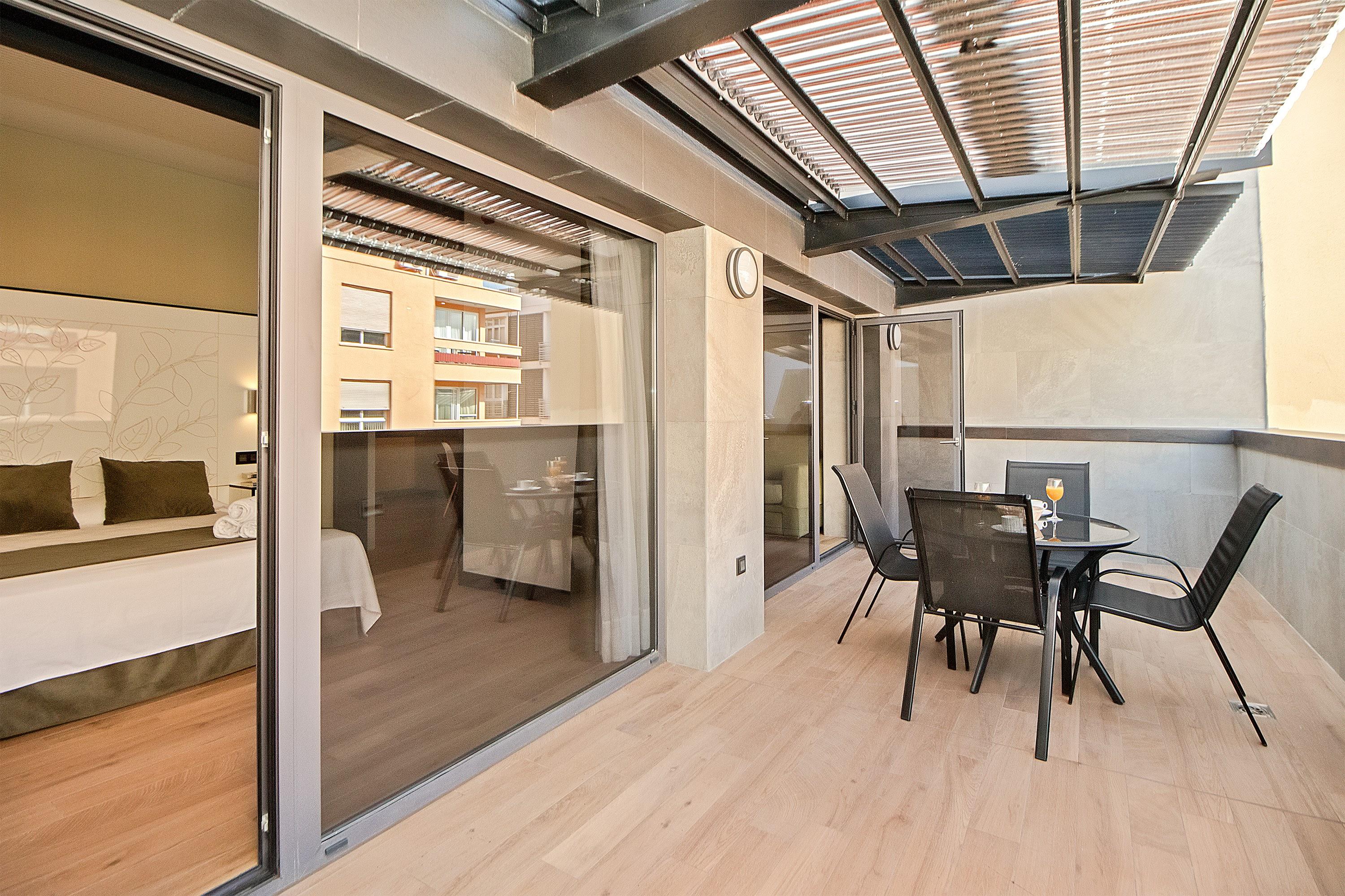 Apartamentos Suites Oficentro Deluxe Malaga Luaran gambar