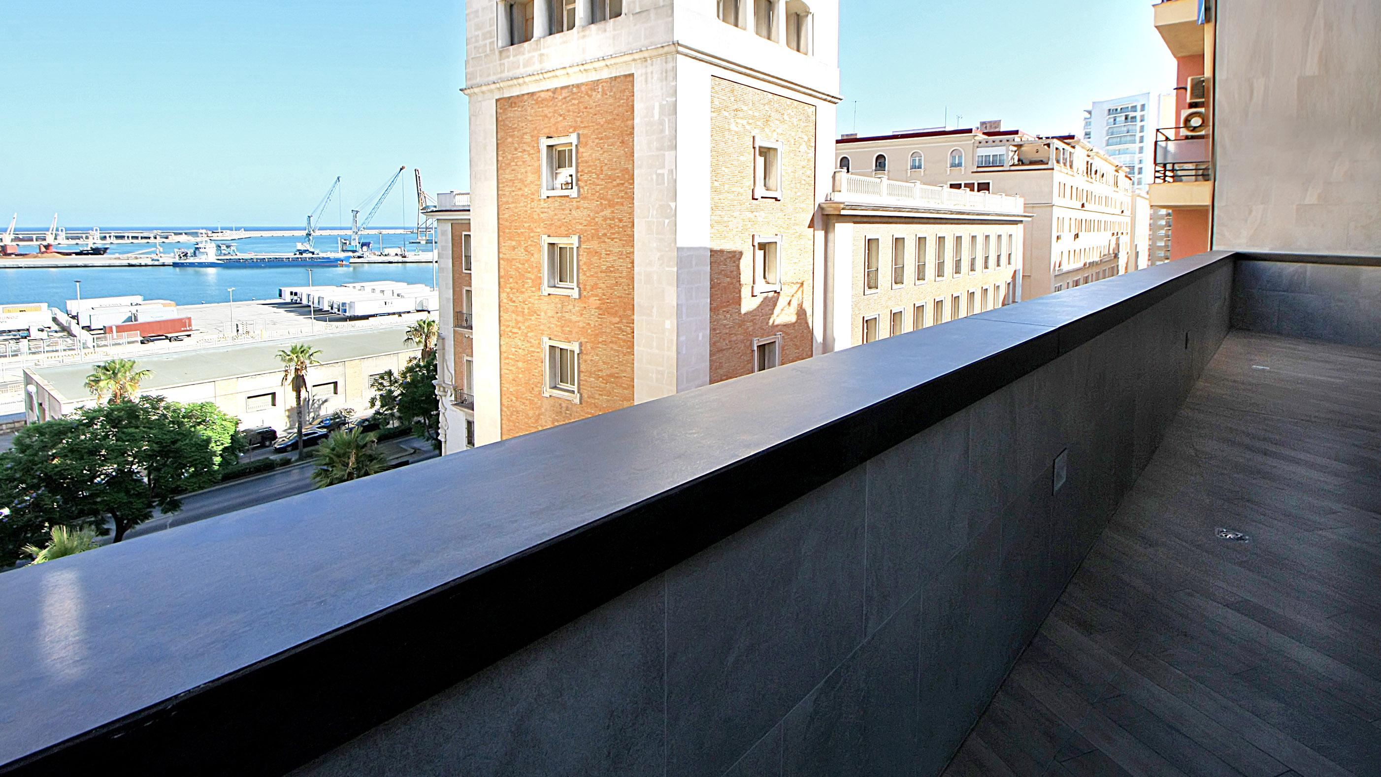 Apartamentos Suites Oficentro Deluxe Malaga Luaran gambar