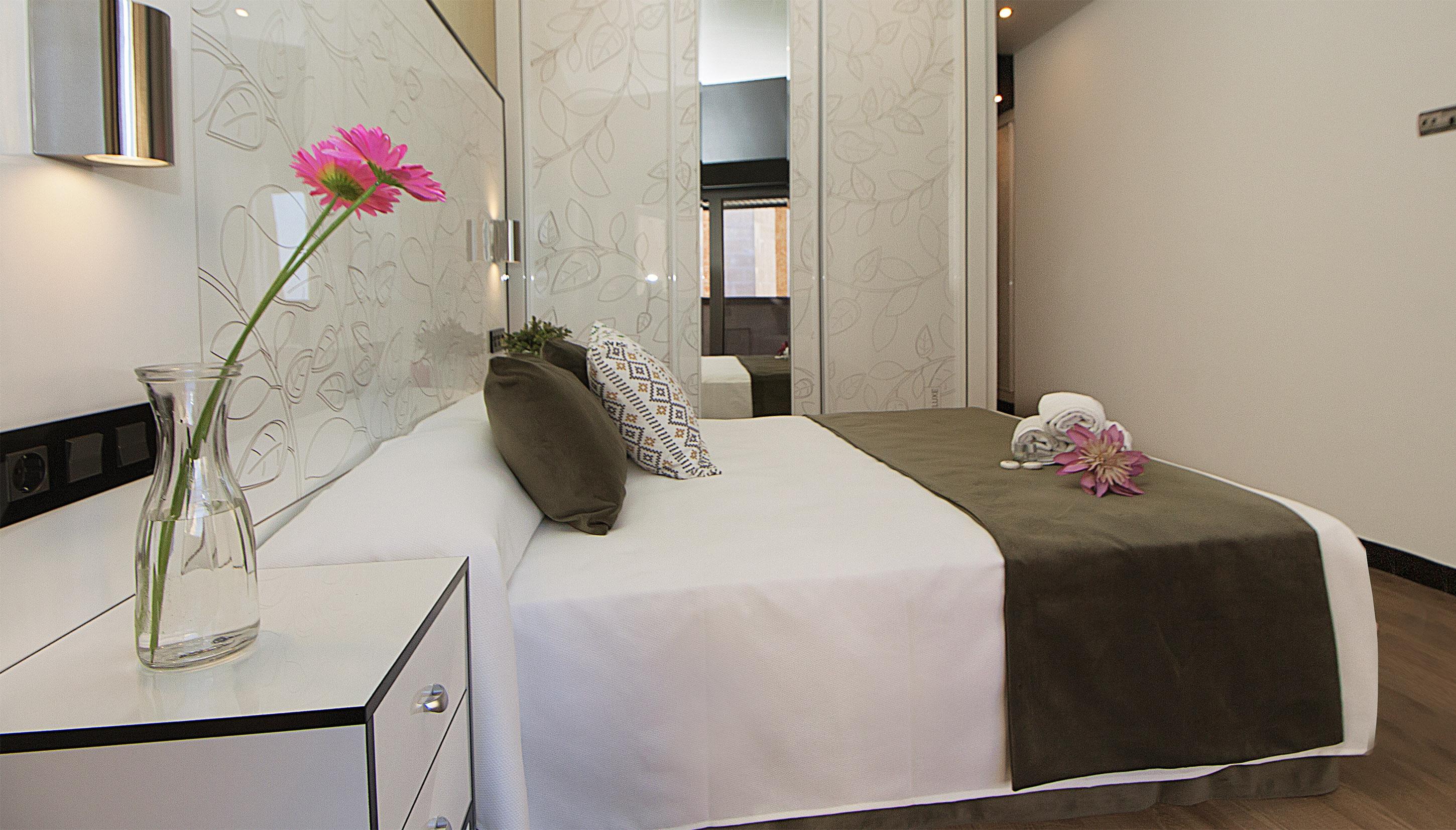 Apartamentos Suites Oficentro Deluxe Malaga Luaran gambar